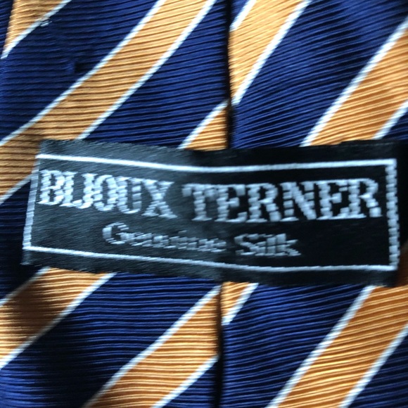 Lot of 3 designer ties (💰5/$25 in a bundles of 5, offer expires 5/25/22) - Picture 3 of 4